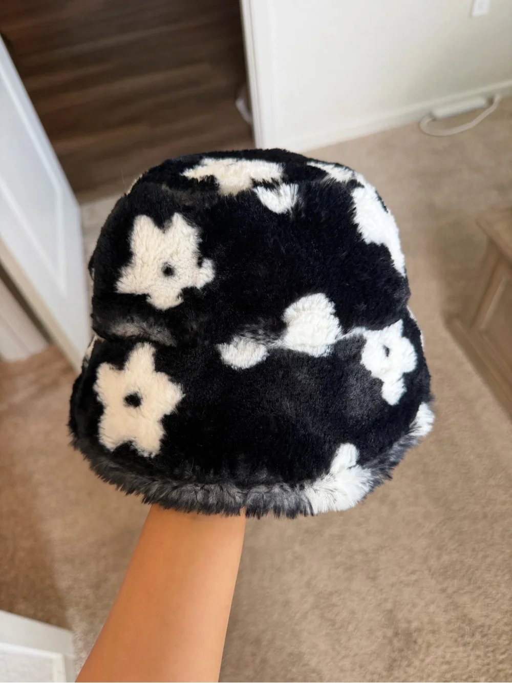 Black & White Floral Faux-Fur Bucket Hat